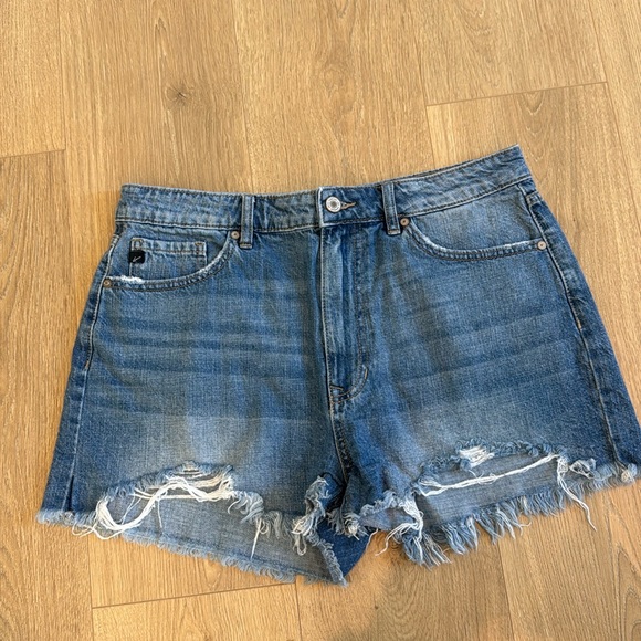 Ripped jeans shorts - Picture 1 of 3